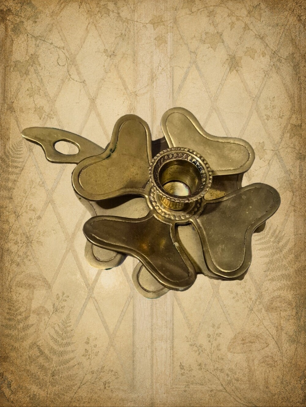 Meadows & Rainbows 🍀🧚‍♂️ Vintage Brass Four Leaf Clover Handled Candlestick